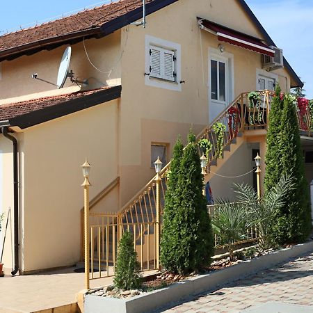 Amore House With Apartment Умаг Екстериор снимка
