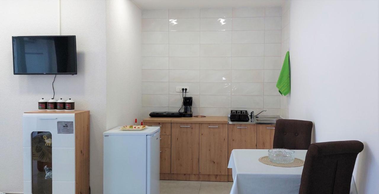 Amore House With Apartment Умаг Екстериор снимка