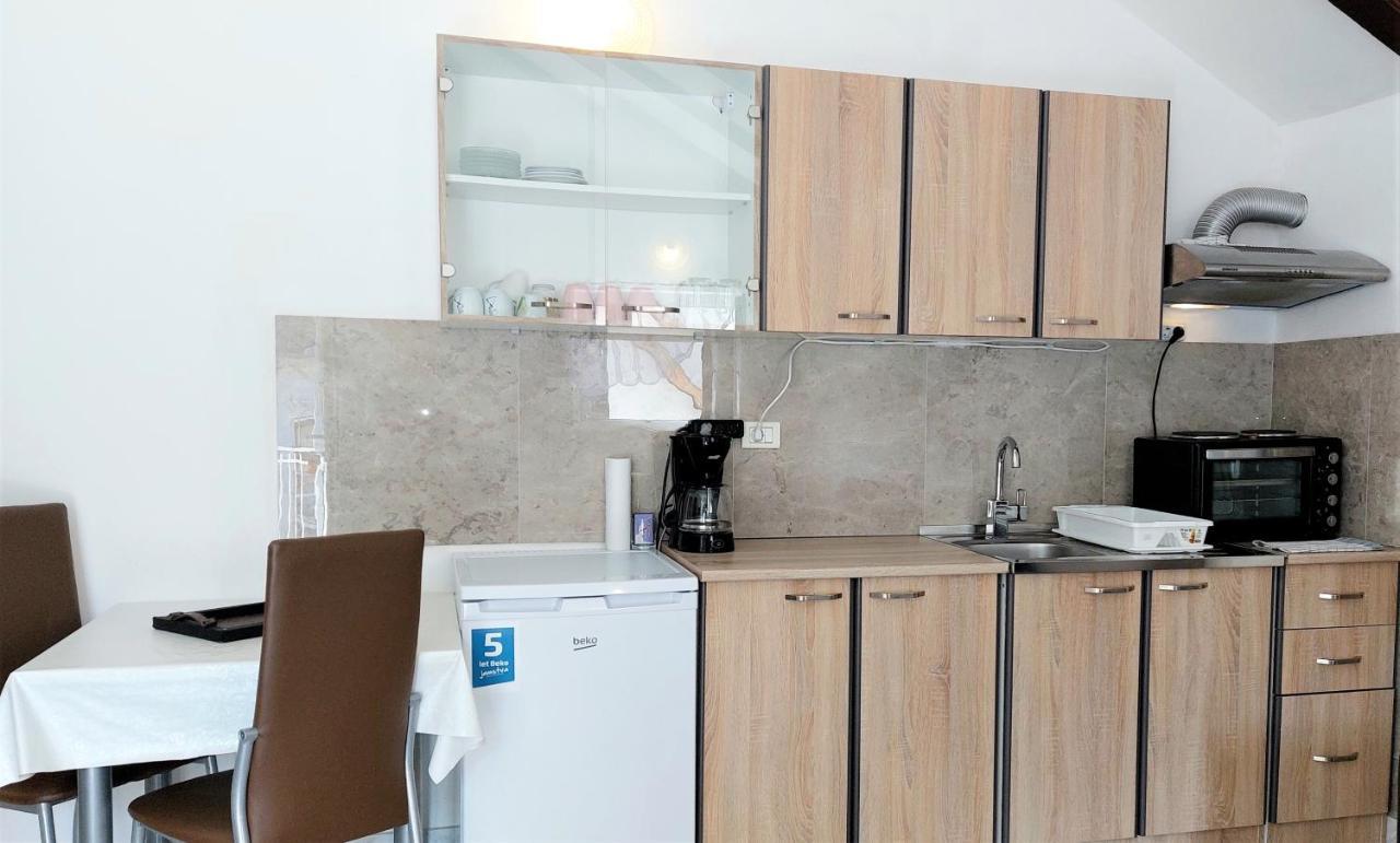 Amore House With Apartment Умаг Екстериор снимка